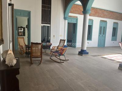 Casa de 5 alcobas en venta en Centro, Santa Marta, 861 m² · foto 16 de 20