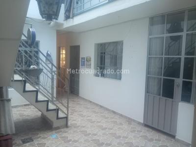 Casa de 5 alcobas en venta en San Carlos, Bogotá, 290 m² · foto 2 de 20