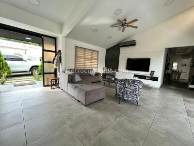 Casa – La Tebaida, Urbanización Los Sauces, Valle