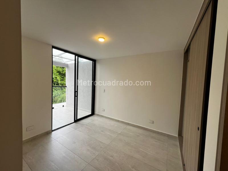 Piso – AMCO, Area Metropolitana Centro Occidente, Ferrocarril - Vista 4