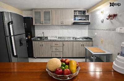 Casa en venta en Costa Azul, Bogotá · foto 2 de 12