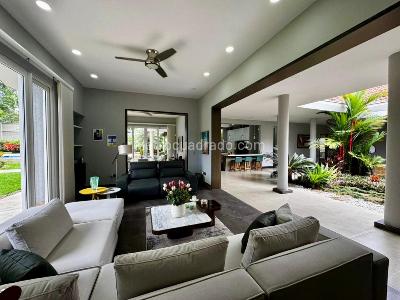 Casa de 4 alcobas en venta en Pance, Cali · foto 3 de 20
