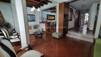 Casa de 5 alcobas en venta en Modelia, Bogotá, 279 m² · foto 2 de 14