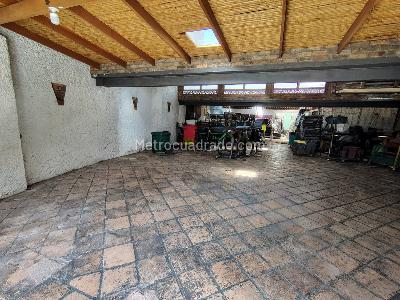 Casa de 5 alcobas en venta en Los Alcazares, Bogotá, 397 m² · foto 2 de 20