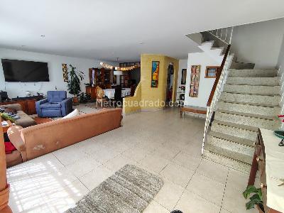 Casa de 5 alcobas en venta en Los Alcazares, Bogotá, 397 m² · foto 7 de 20