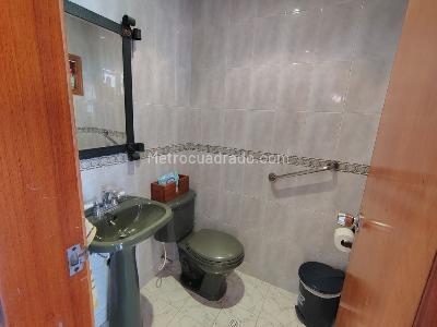 Casa de 5 alcobas en venta en Los Alcazares, Bogotá, 397 m² · foto 8 de 20