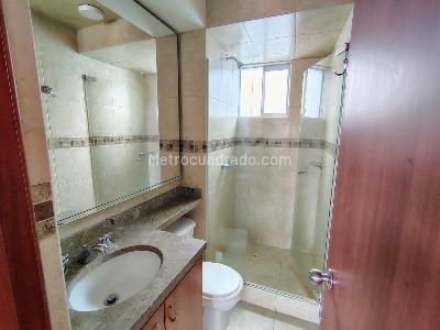 Apartamento en venta en Portales Del Norte, Bogotá · foto 8 de 17