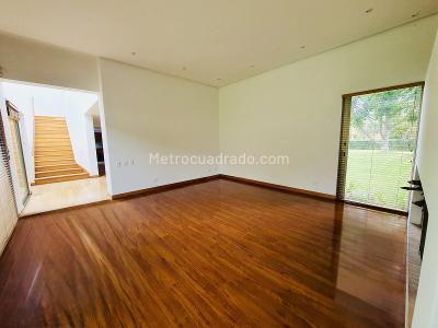 Casa de 4 alcobas en venta en Guaymaral, Bogotá, 1509 m² · foto 16 de 20