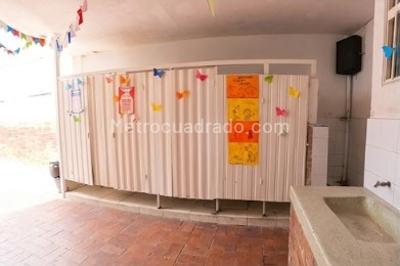 Casa de 5 alcobas en venta en Fontibon Centro, Bogotá, 700 m² · foto 15 de 16