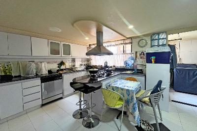 Apartamento de 4 alcobas en venta en Chico Norte, Bogotá, 162 m² · foto 9 de 15
