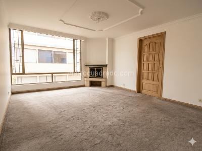 Apartamento en venta en Santa Barbara, Bogotá · foto 2 de 16