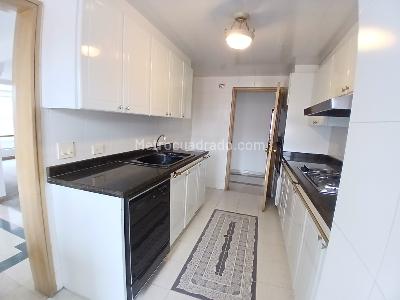 Apartamento en venta en Santa Barbara, Bogotá · foto 6 de 16