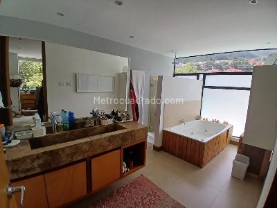 Casa de 3 alcobas en arriendo en Santa Barbara Oriental, Bogotá, 467 m² · foto 15 de 20