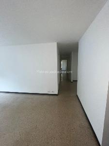 Apartamento de 4 alcobas en venta en Patio Bonito, Medellín, 130 m² · foto 4 de 20