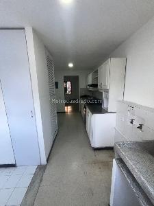 Apartamento de 4 alcobas en venta en Patio Bonito, Medellín, 130 m² · foto 7 de 20