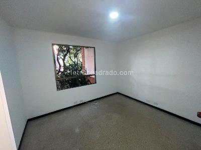 Apartamento de 4 alcobas en venta en Patio Bonito, Medellín, 130 m² · foto 10 de 20