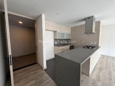 Apartamento de 2 alcobas en venta en El Poblado, Medellín, 101 m² · foto 2 de 20