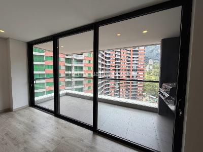 Apartamento de 2 alcobas en venta en El Poblado, Medellín, 101 m² · foto 4 de 20