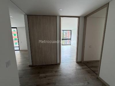 Apartamento de 2 alcobas en venta en El Poblado, Medellín, 101 m² · foto 10 de 20