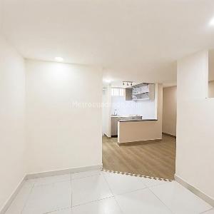 Apartaestudio en venta en Mariscal Sucre, Bogotá, 28 m² · foto 5 de 14
