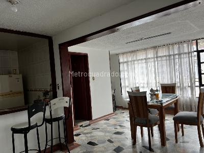 Casa de 5 alcobas en venta en Las Acacias, Bogotá, 252 m² · foto 3 de 12