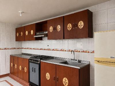 Casa de 5 alcobas en venta en Las Acacias, Bogotá, 252 m² · foto 6 de 12