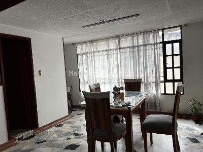 Casa de 5 alcobas en venta en Las Acacias, Bogotá, 252 m² · foto 8 de 12