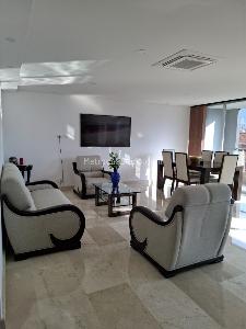 Apartamento de 3 alcobas en venta en El Poblado, Medellín, 277 m² · foto 2 de 20