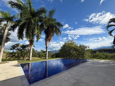Casa de 5 alcobas en venta en Hacienda Las Victorias, Ibagué, 600 m² · foto 3 de 15