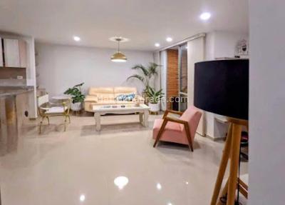 Apartamento de 2 alcobas en venta en Santa Helena, Ibagué, 71 m² · foto 3 de 15