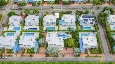Casa de 4 alcobas en venta en Tierra Linda, Girardot, 347 m² · foto 2 de 20
