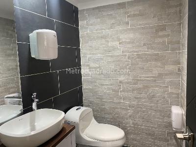 Casa de 5 alcobas en arriendo en La Castellana, Bogotá, 440 m² · foto 6 de 14