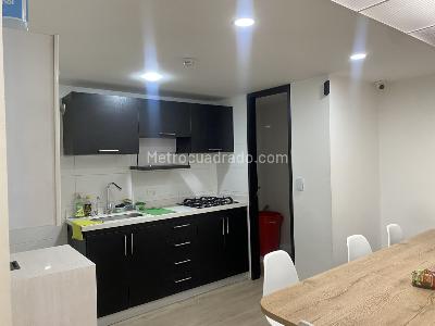 Casa de 5 alcobas en arriendo en La Castellana, Bogotá, 440 m² · foto 8 de 14