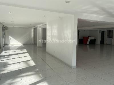 Casa de 5 alcobas en arriendo en La Castellana, Bogotá, 440 m² · foto 10 de 14