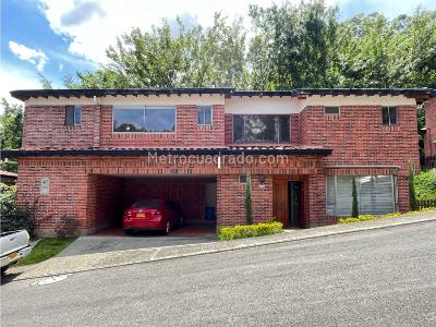 Casa de 5 alcobas en venta en Suroriente, Medellín, 520 m² · foto 1 de 20