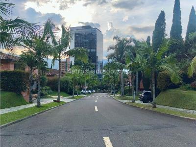Casa de 3 alcobas en venta en Suroriente, Medellín, 293 m² · foto 2 de 20
