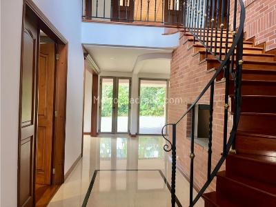Casa de 3 alcobas en venta en Suroriente, Medellín, 293 m² · foto 4 de 20