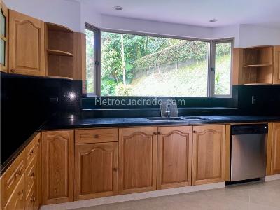 Casa de 3 alcobas en venta en Suroriente, Medellín, 293 m² · foto 14 de 20
