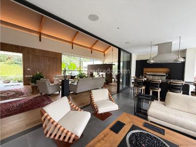 Casa de 4 alcobas en venta en Suroriente, Envigado, 970 m² · foto 2 de 20