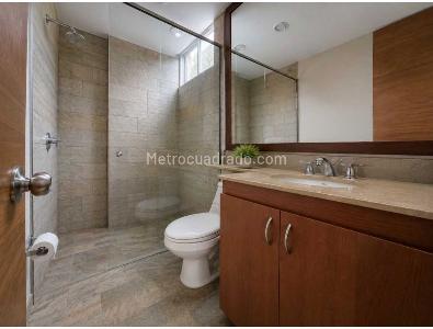 Apartamento de 2 alcobas en venta en El Poblado El Tesoro, Medellín, 118 m² · foto 13 de 20