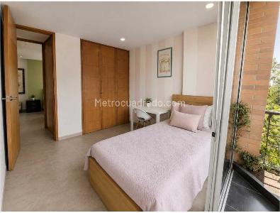 Apartamento de 2 alcobas en venta en El Poblado El Tesoro, Medellín, 118 m² · foto 15 de 20