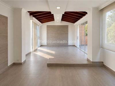 Apartamento de 3 alcobas en venta en Suroriente, Sabaneta, 207 m² · foto 2 de 19