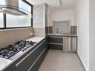 Apartamento de 3 alcobas en venta en Suroriente, Sabaneta, 207 m² · foto 8 de 19