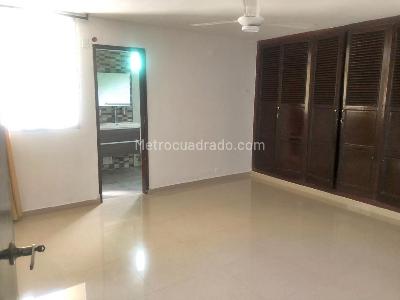 Apartamento de 3 alcobas en venta en Altos De Riomar, Barranquilla, 210 m² · foto 4 de 14