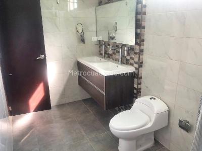 Apartamento de 3 alcobas en venta en Altos De Riomar, Barranquilla, 210 m² · foto 5 de 14