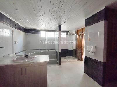 Casa de 5 alcobas en venta en Altos De Riomar, Barranquilla, 550 m² · foto 15 de 20