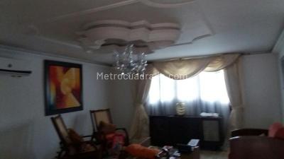 Casa de 5 alcobas en venta en San Vicente, Barranquilla, 425 m² · foto 4 de 14