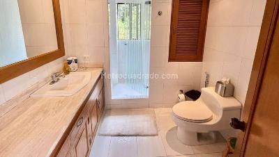 Apartamento de 3 alcobas en venta en Los Rosales Emaus, Bogotá, 231 m² · foto 17 de 20
