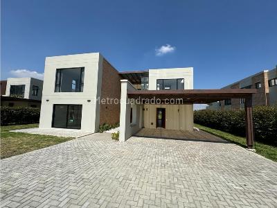 Casa de 5 alcobas en venta en Autonorte, Chía, 420 m² · foto 13 de 20