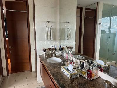 Apartamento de 3 alcobas en venta en Bogota D C, Bogotá, 306 m² · foto 16 de 20